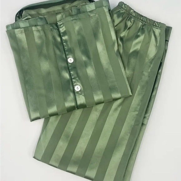 NWOT Womens Satin Feel Pajama Set Size Large Green Striped Contrast Elastic - Picture 3 of 14